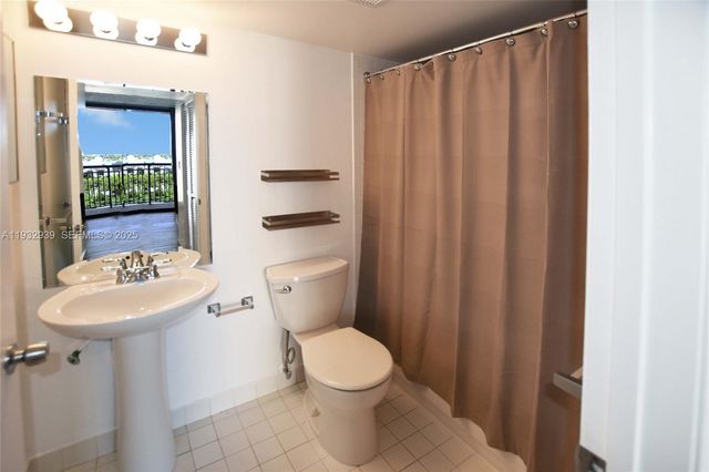 540 Brickell Key Dr 826, Miami, FL 33131