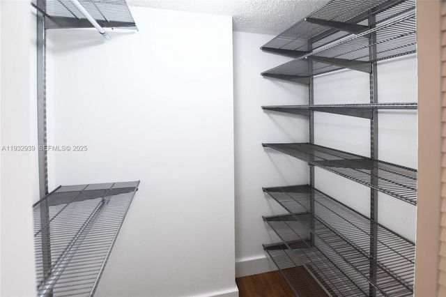 540 Brickell Key Dr 826, Miami, FL 33131