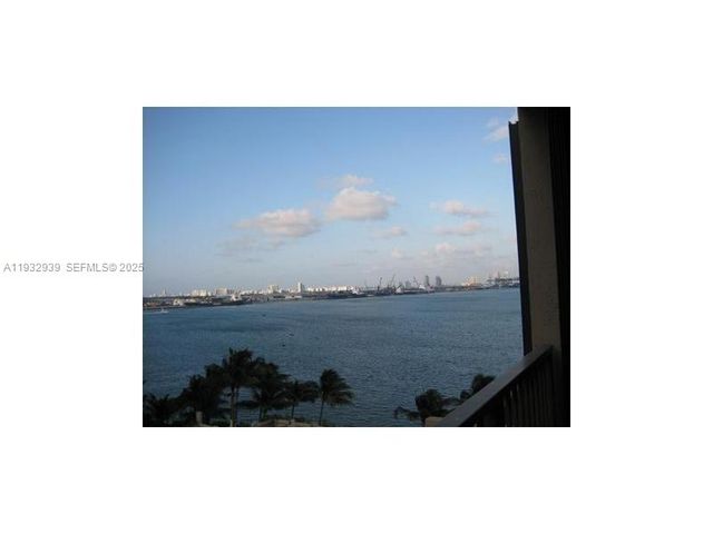 540 Brickell Key Dr 826, Miami, FL 33131