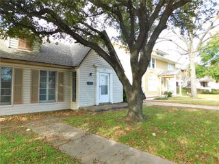 1611 N Locust Street, Denton, TX 76201
