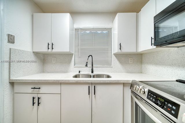 1200 NW 102nd St 1202, Miami, FL 33147