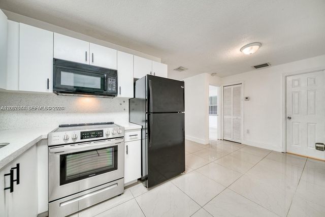 1200 NW 102nd St 1202, Miami, FL 33147