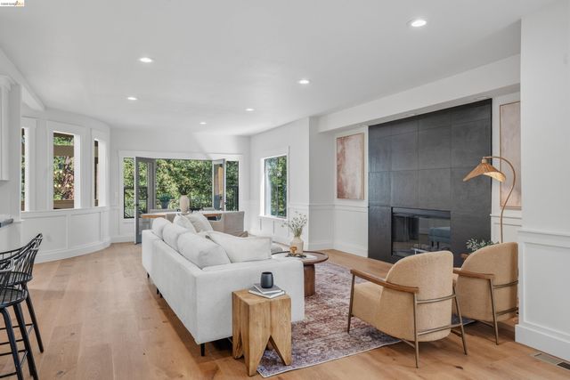 4120 Happy Valley Rd, Lafayette, CA 94549