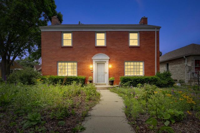 5740 W Brooklyn PLACE, Milwaukee, WI 53216