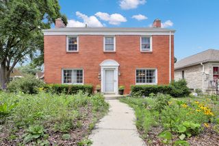 5740 W Brooklyn PLACE, Milwaukee, WI 53216