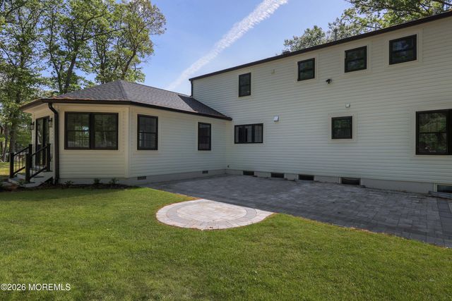 757 Nutswamp Road, Red Bank, NJ 07701
