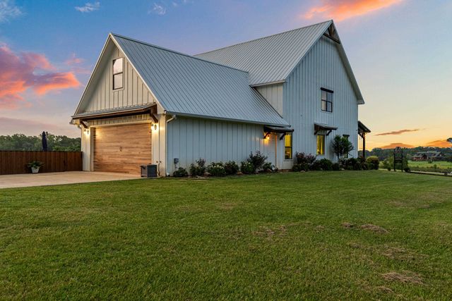 180 Hill Top, Kelly Ranch Rd West, Jefferson, TX 75657