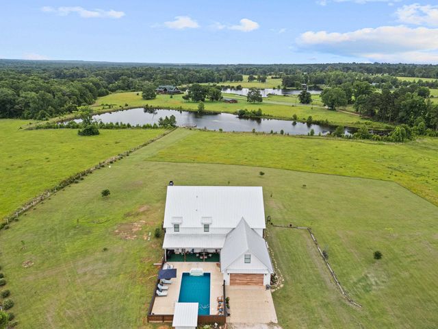 180 Hill Top, Kelly Ranch Rd West, Jefferson, TX 75657