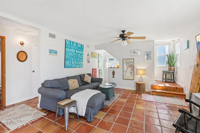 23 80TH AVENUE, Treasure Island, FL 33706