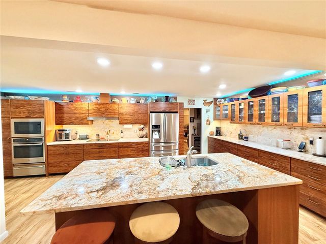 209 W DELAWARE STREET, Tavares, FL 32778