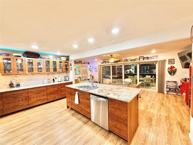 209 W DELAWARE STREET, Tavares, FL 32778