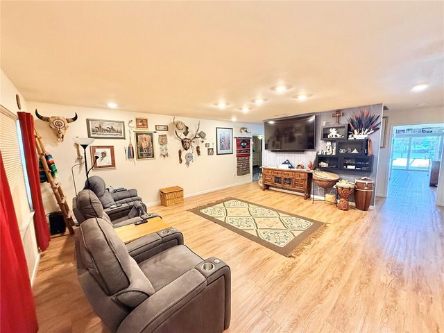 209 W DELAWARE STREET, Tavares, FL 32778