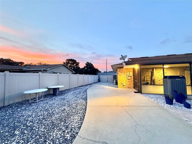 209 W DELAWARE STREET, Tavares, FL 32778