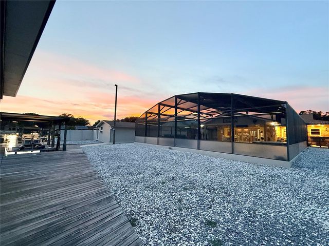 209 W DELAWARE STREET, Tavares, FL 32778