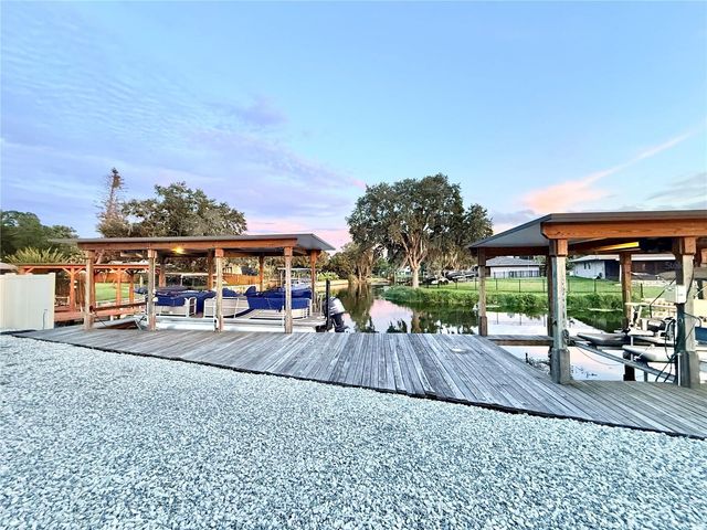 209 W DELAWARE STREET, Tavares, FL 32778