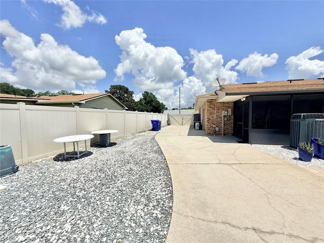 209 W DELAWARE STREET, Tavares, FL 32778