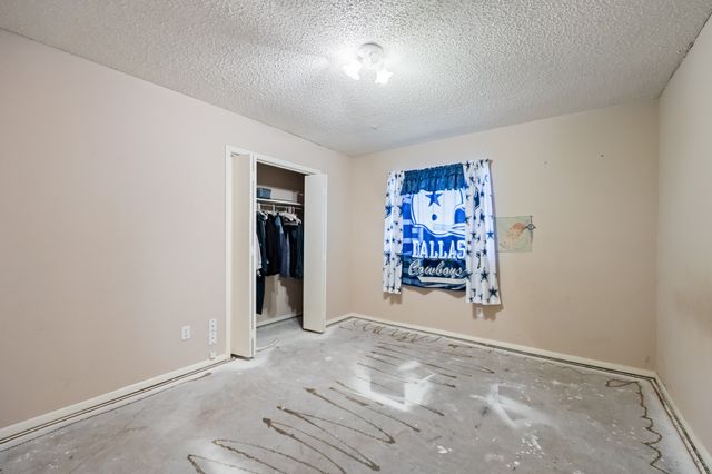 913 Redbud Street, Crowley, TX 76036