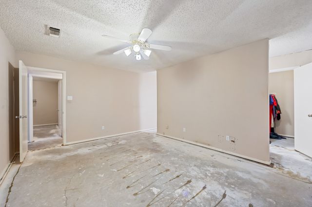913 Redbud Street, Crowley, TX 76036