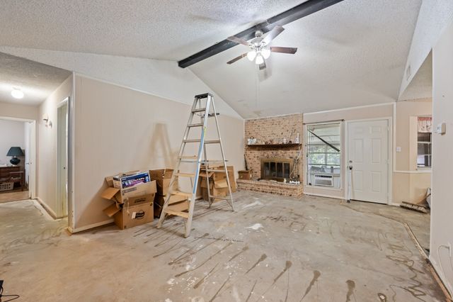 913 Redbud Street, Crowley, TX 76036
