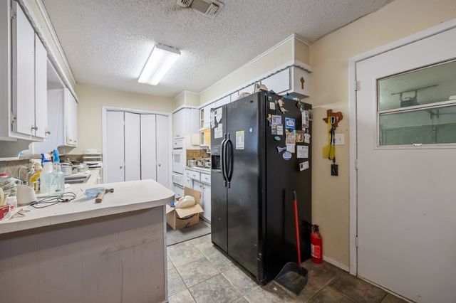 913 Redbud Street, Crowley, TX 76036
