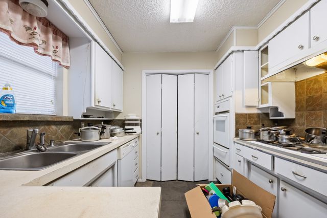 913 Redbud Street, Crowley, TX 76036