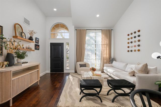 9313 Notches DR, Austin, TX 78748