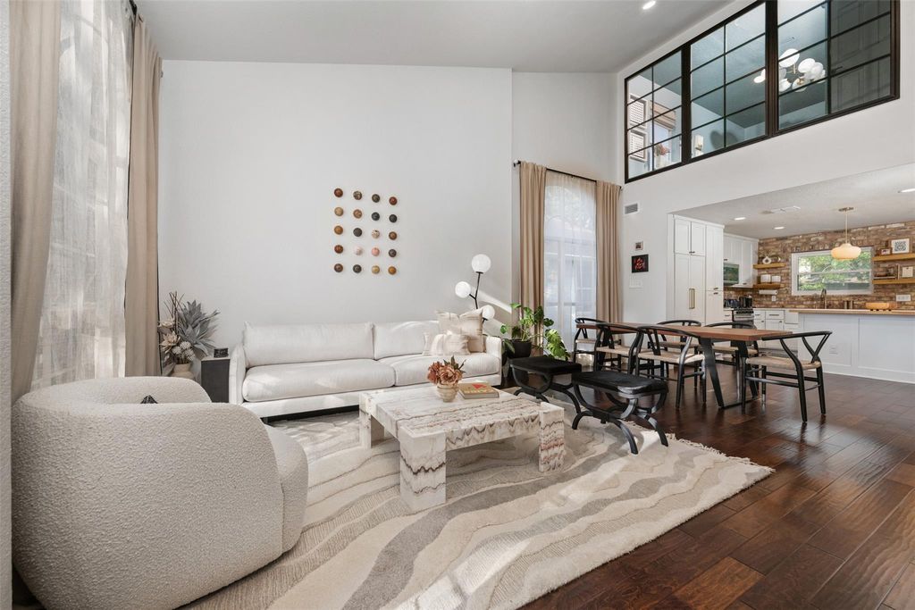 9313 Notches DR, Austin, TX 78748