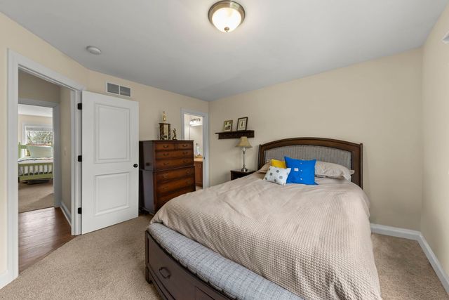 1N003 Richard Avenue, Wheaton, IL 60187
