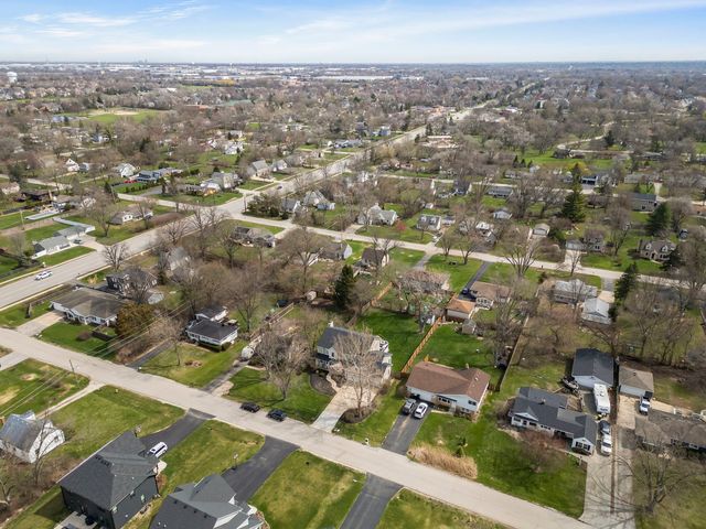 1N003 Richard Avenue, Wheaton, IL 60187