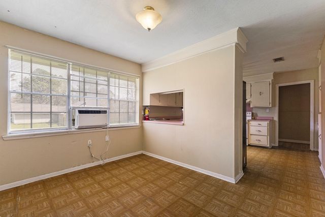 404 Cox Ave., Hattiesburg, MS 39402