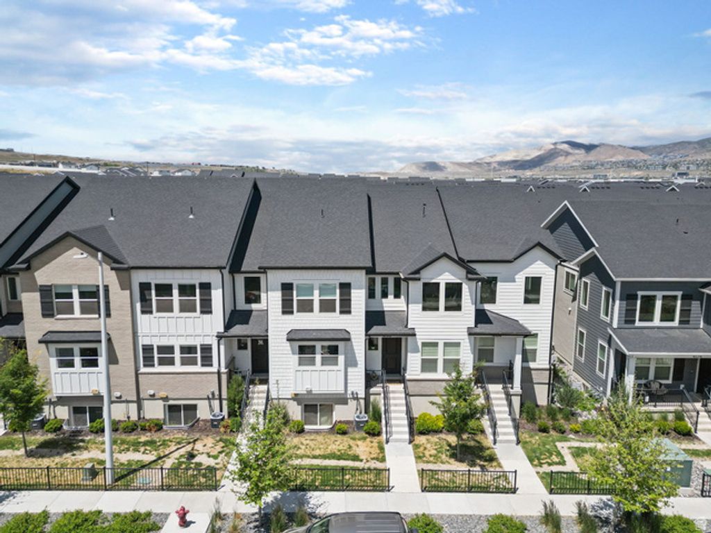 Image 33 of property listing at 4190 W HARDMAN WAY, Lehi, UT 84048