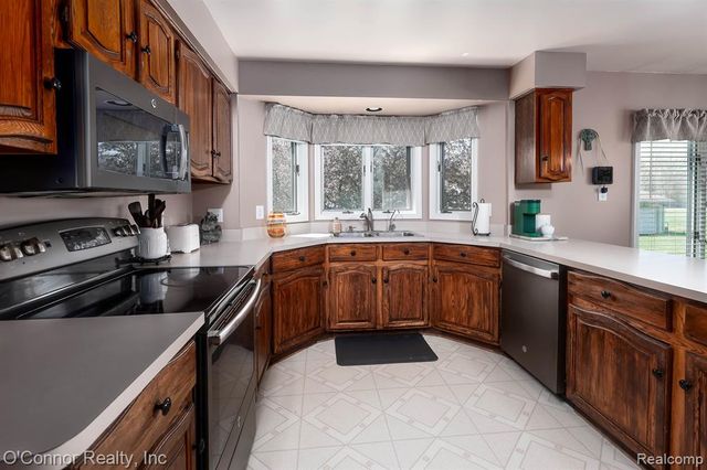 7978 Frith Road, Columbus, MI 48063