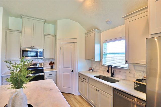 172 Pleasant Path, Somerville, TX 77879