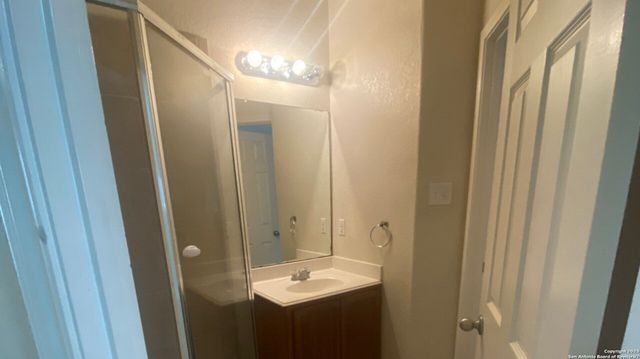 823 Point Cove, San Antonio, TX 78253