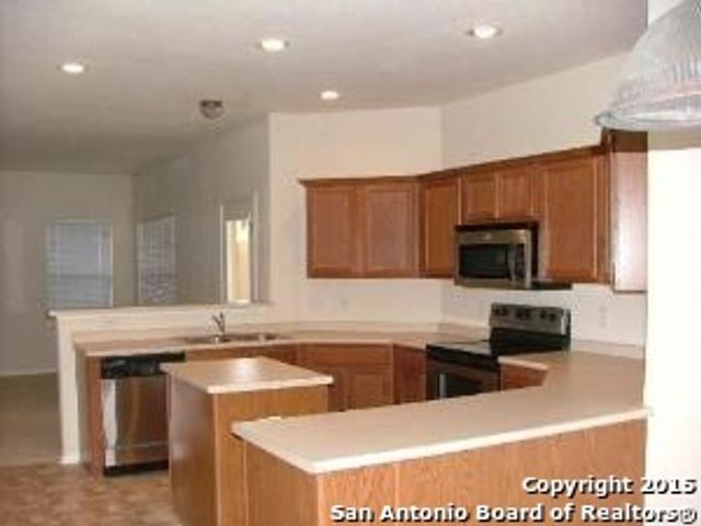 823 Point Cove, San Antonio, TX 78253