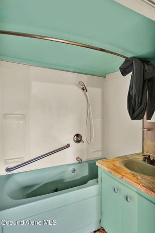 10264 N GOVERNMENT WAY, Hayden, ID 83835