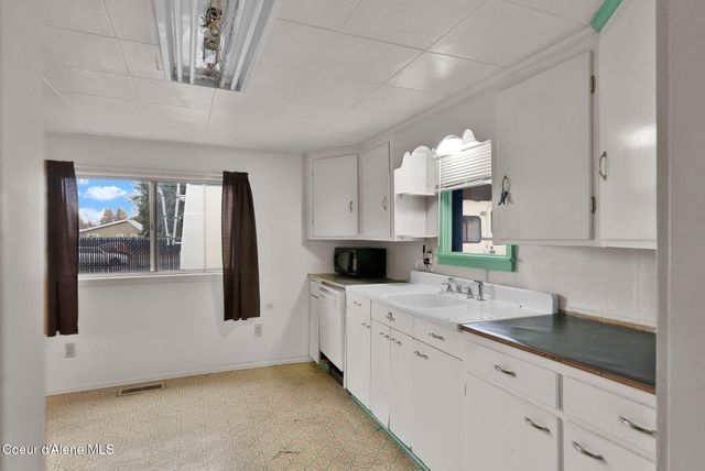 10264 N GOVERNMENT WAY, Hayden, ID 83835