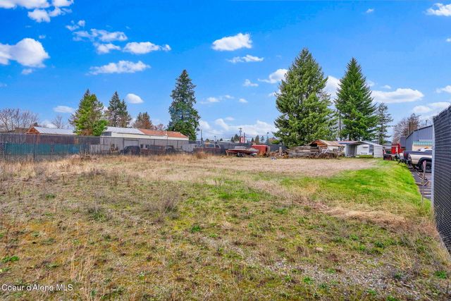 10264 N GOVERNMENT WAY, Hayden, ID 83835