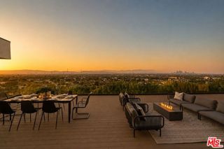 4207 Don Alanis Place, Los Angeles, CA 90008