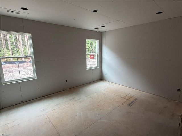 6912 Sunset Cove LN, Gloucester, VA 23061