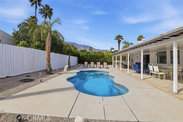 2901 E Via Escuela, Palm Springs, CA 92262