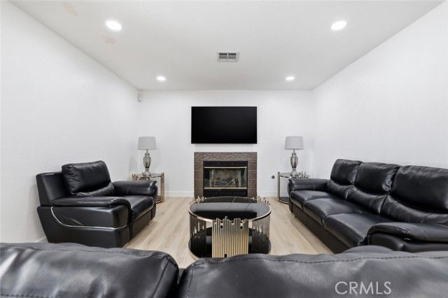 2901 E Via Escuela, Palm Springs, CA 92262