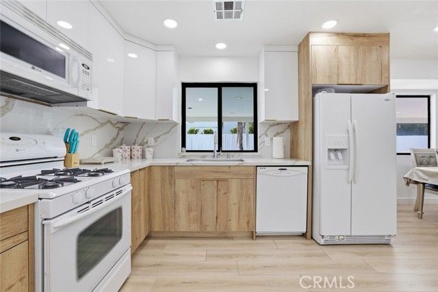 2901 E Via Escuela, Palm Springs, CA 92262