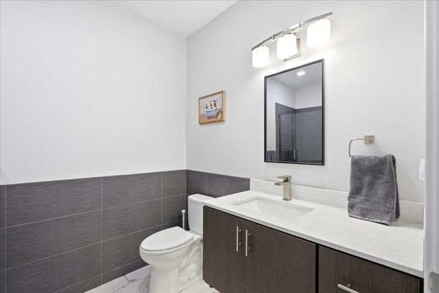 2 Cliveden St. 403E, Quincy, MA 02169