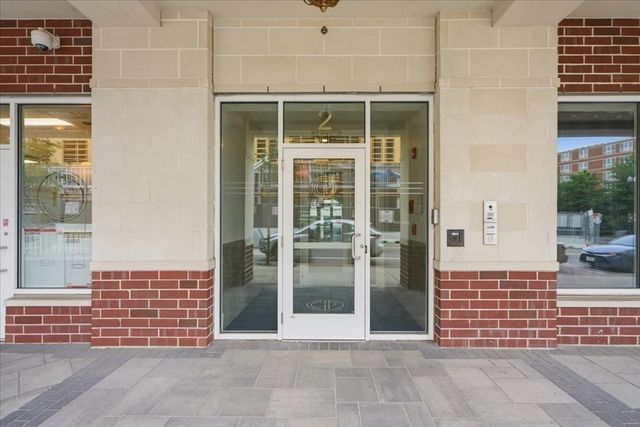 2 Cliveden St. 403E, Quincy, MA 02169