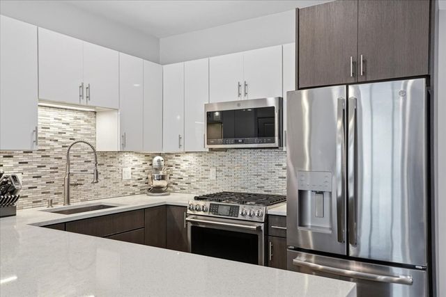 2 Cliveden St. 403E, Quincy, MA 02169