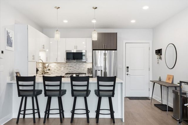 2 Cliveden St. 403E, Quincy, MA 02169