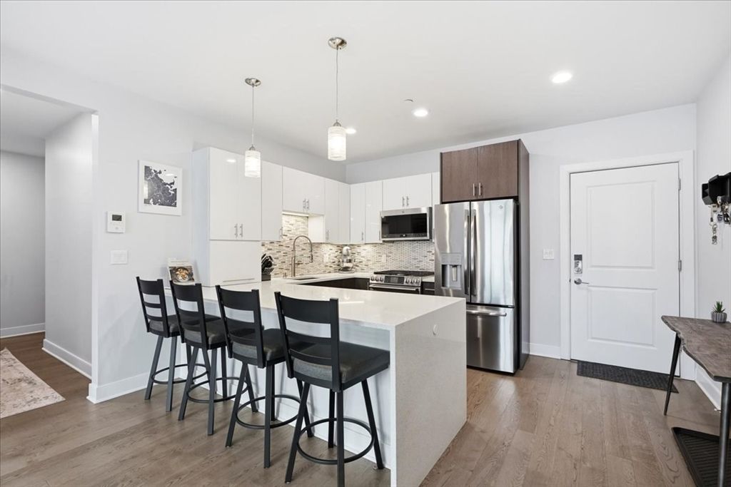 2 Cliveden St. 403E, Quincy, MA 02169