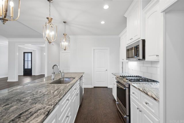 9608 Meadow Creek Drive, Sherwood, AR 72120