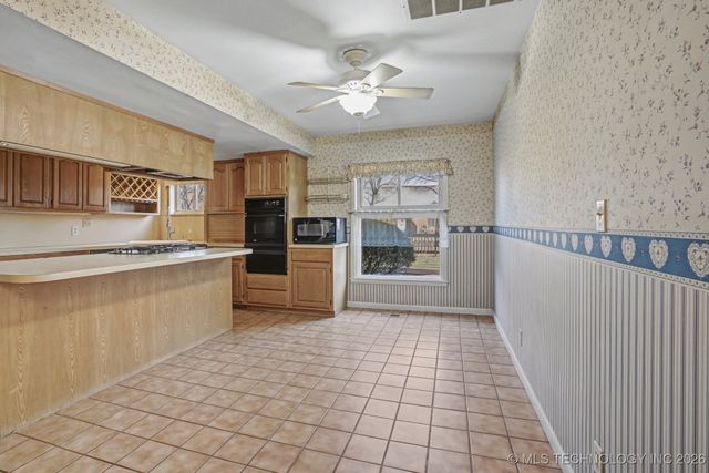 5606 S Trenton Avenue, Tulsa, OK 74105